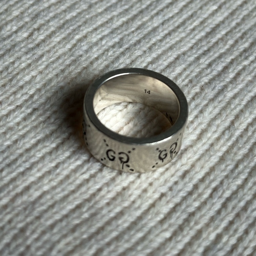 Gucci ring